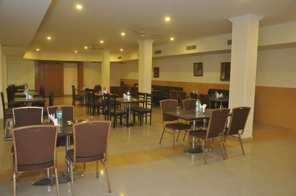 Hotel Fairmint Global Neu-Delhi Exterior foto